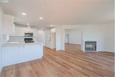 642 E Pioneer Loop, La Center, WA 98629 - Photo 15