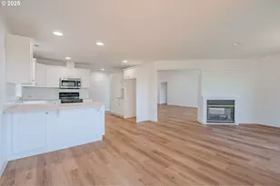 642 E Pioneer Loop, La Center, WA 98629 - Photo 15