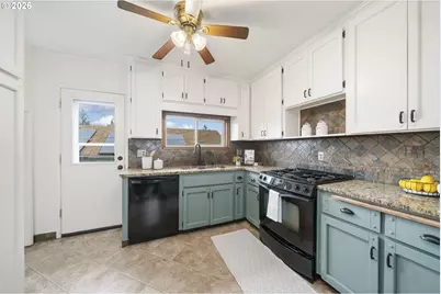 515 Pearl St, Oregon City, OR 97045 - Photo 11