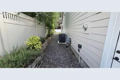 422 Oak Valley Loop, Winchester, OR 97495 - Photo 25