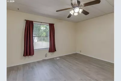 215 E Scott Ave, Woodland, WA 98674 - Photo 15