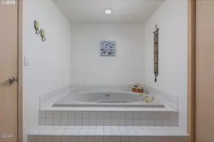 136 SE Larch St, Newport, OR 97365 - Photo 23