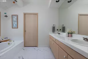 136 SE Larch St, Newport, OR 97365 - Photo 13