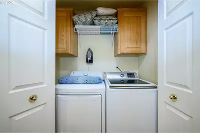 323 NE Fircrest Pl, McMinnville, OR 97128 - Photo 25