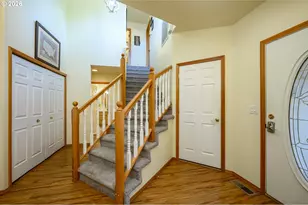 323 NE Fircrest Pl, McMinnville, OR 97128 - Photo 9