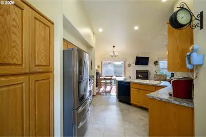 323 NE Fircrest Pl, McMinnville, OR 97128 - Photo 11