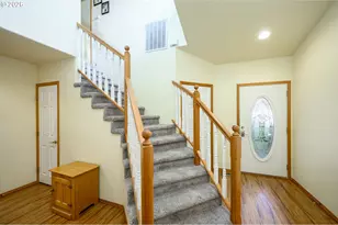 323 NE Fircrest Pl, McMinnville, OR 97128 - Photo 21