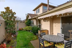 323 NE Fircrest Pl, McMinnville, OR 97128 - Photo 35