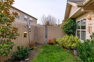 323 NE Fircrest Pl, McMinnville, OR 97128 - Photo 35