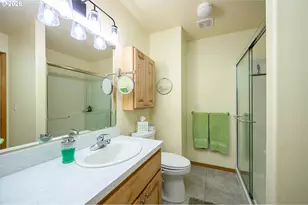 323 NE Fircrest Pl, McMinnville, OR 97128 - Photo 25