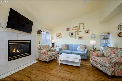 323 NE Fircrest Pl, McMinnville, OR 97128 - Photo 19