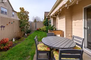 323 NE Fircrest Pl, McMinnville, OR 97128 - Photo 33