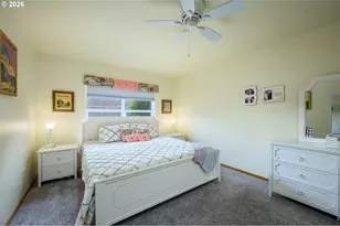 323 NE Fircrest Pl, McMinnville, OR 97128 - Photo 23