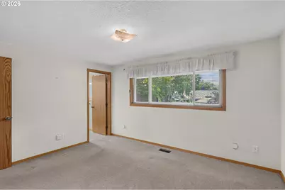 10925 SW 58th Ave, Portland, OR 97219 - Photo 11