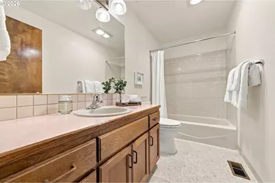 2204 NE 158th Ave, Portland, OR 97230 - Photo 23