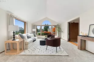 2204 NE 158th Ave, Portland, OR 97230 - Photo 9