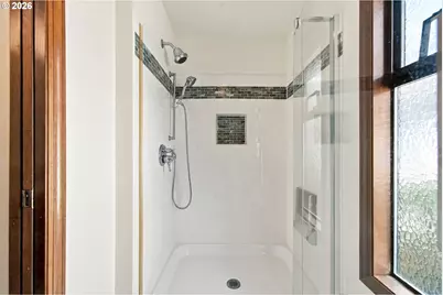 2204 NE 158th Ave, Portland, OR 97230 - Photo 27