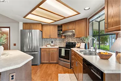 2204 NE 158th Ave, Portland, OR 97230 - Photo 21