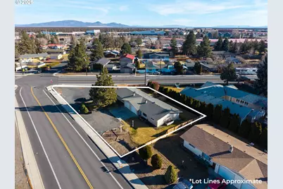 2412 SW Wickiup Ave, Redmond, OR 97756 - Photo 37