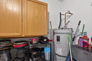 2412 SW Wickiup Ave, Redmond, OR 97756 - Photo 29