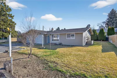 2412 SW Wickiup Ave, Redmond, OR 97756 - Photo 3