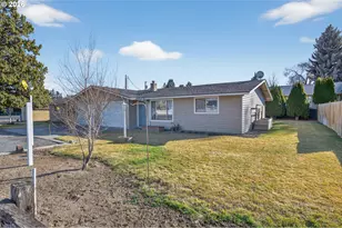 2412 SW Wickiup Ave, Redmond, OR 97756 - Photo 3
