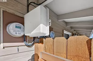 2412 SW Wickiup Ave, Redmond, OR 97756 - Photo 21