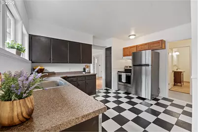 1477 7th St, Astoria, OR 97103 - Photo 3