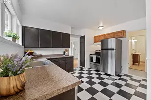 1477 7th St, Astoria, OR 97103 - Photo 3