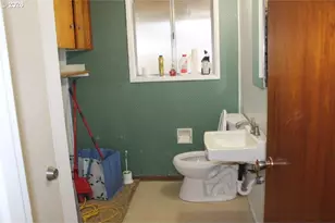 21620 Glaze Rd, Veneta, OR 97487 - Photo 17