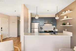 315 NW Uptown Terrace, Portland, OR 97210 - Photo 11