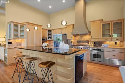 262 NW Royal Blvd, Portland, OR 97210 - Photo 11