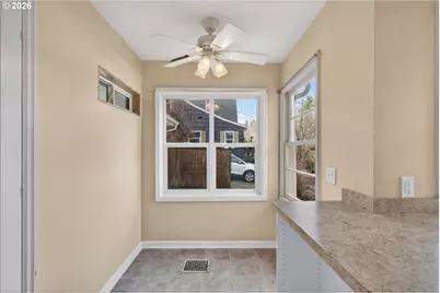 3330 SW Primrose St, Portland, OR 97219 - Photo 13