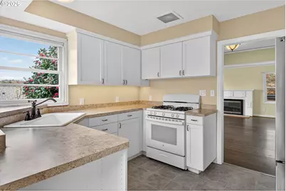 3330 SW Primrose St, Portland, OR 97219 - Photo 17