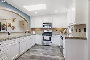 12040 NE Morris St, Portland, OR 97220 - Photo 9