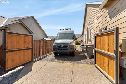 756 E McKinley St, Carlton, OR 97111 - Photo 3