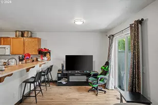 905 Charter Pl, Salem, OR 97301 - Photo 3