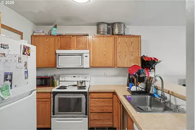 905 Charter Pl, Salem, OR 97301 - Photo 5