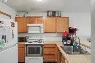 905 Charter Pl, Salem, OR 97301 - Photo 5