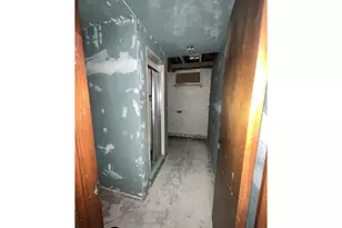 933 SE 174th Ave, Portland, OR 97233 - Photo 7