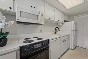 15100 SW Crown Dr, King City, OR 97224 - Photo 17