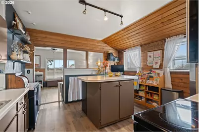 245 W Standard Ave, Hermiston, OR 97838 - Photo 9