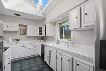 12225 SW 34th Ave, Portland, OR 97219 - Photo 19