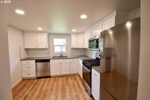 1123 SE 162nd Ave, Portland, OR 97233 - Photo 5