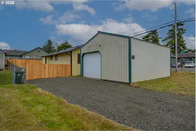 220 N Wasson St, Coos Bay, OR 97420 - Photo 5
