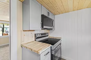 220 N Wasson St, Coos Bay, OR 97420 - Photo 13