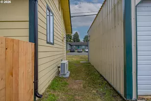 220 N Wasson St, Coos Bay, OR 97420 - Photo 23