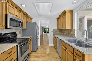 15640 SW Greenleaf Ct, Portland, OR 97224 - Photo 15