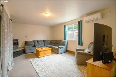 4671 Merlin St, Longview, WA 98632 - Photo 3