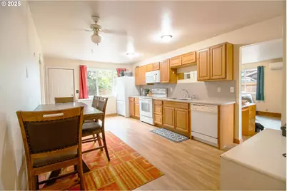 4671 Merlin St, Longview, WA 98632 - Photo 5